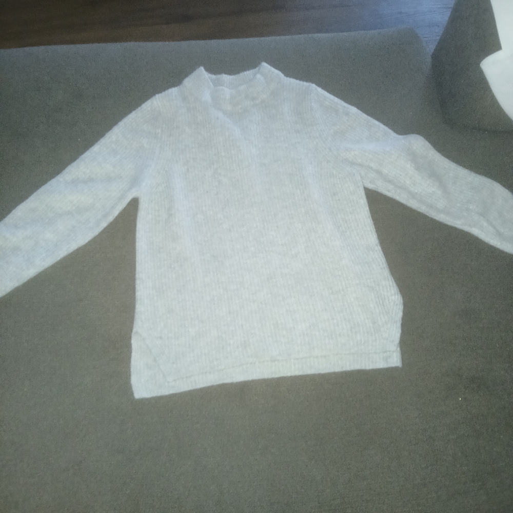 Gray Long Sleeve Sweater